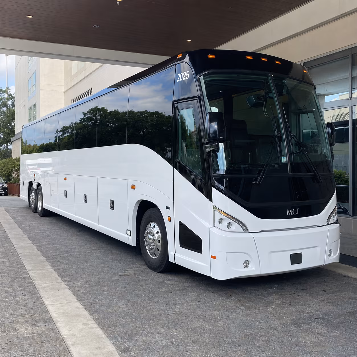 merced charter bus services exterior