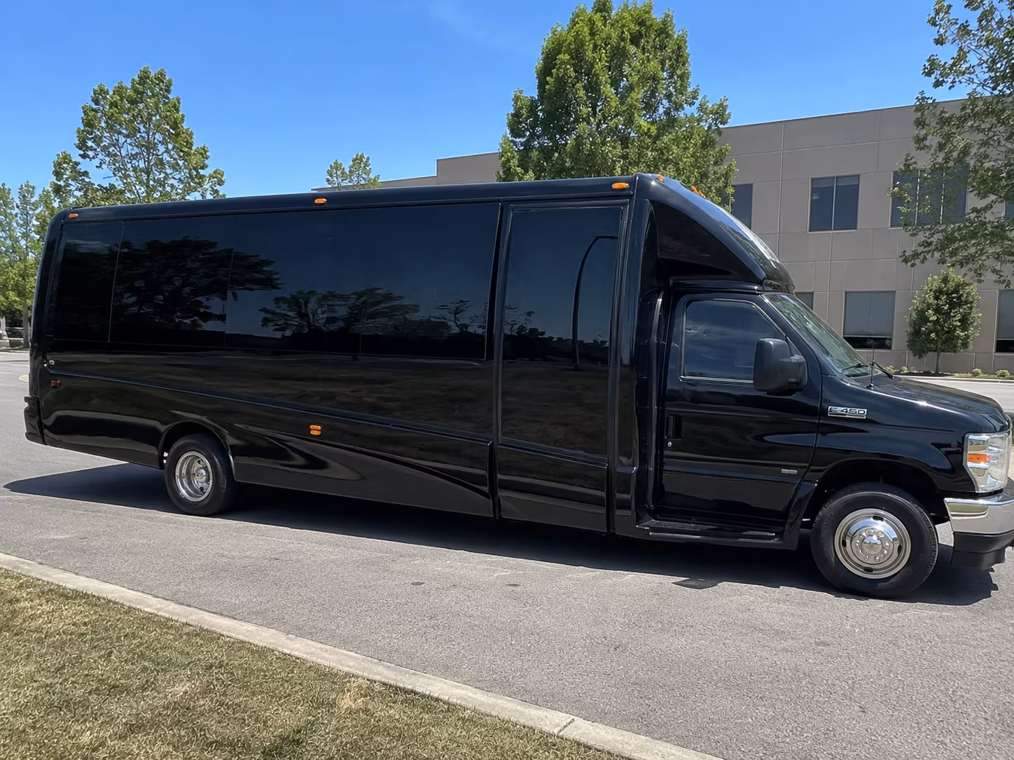 party buses and minibuses for merced high school el capitan and golden valley proms
